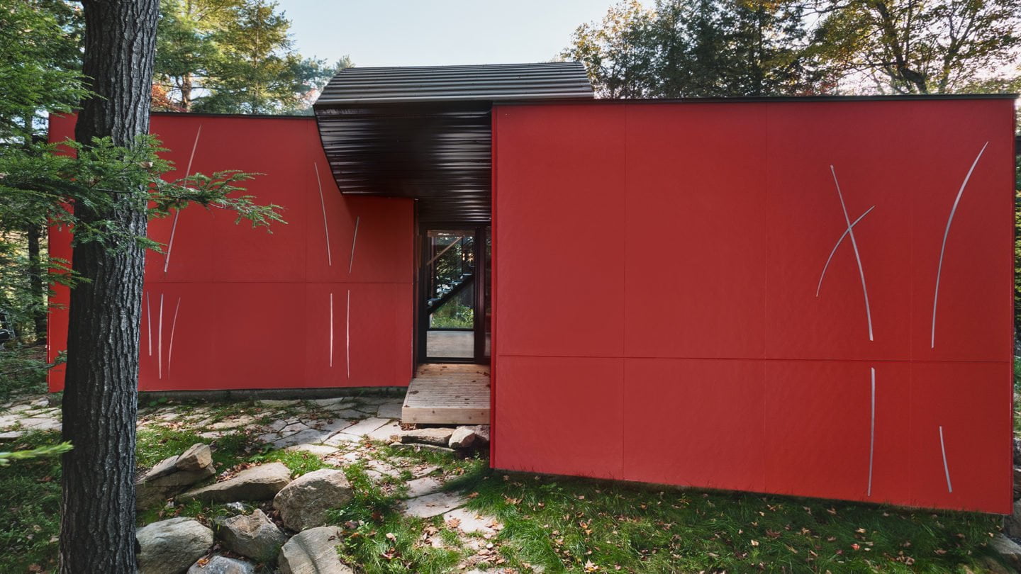 Exterior view of Hill-Maheux Cottage front facade blog post hero